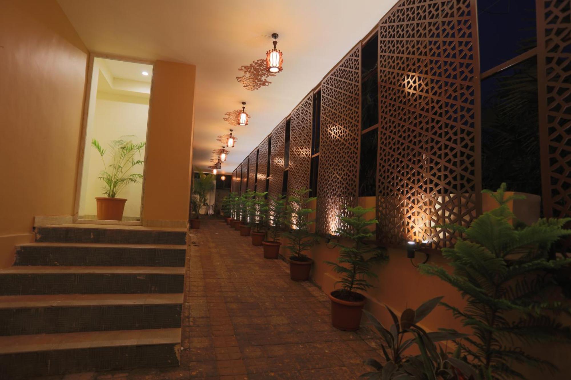 Sinon Baga Retreat Hotel Luaran gambar