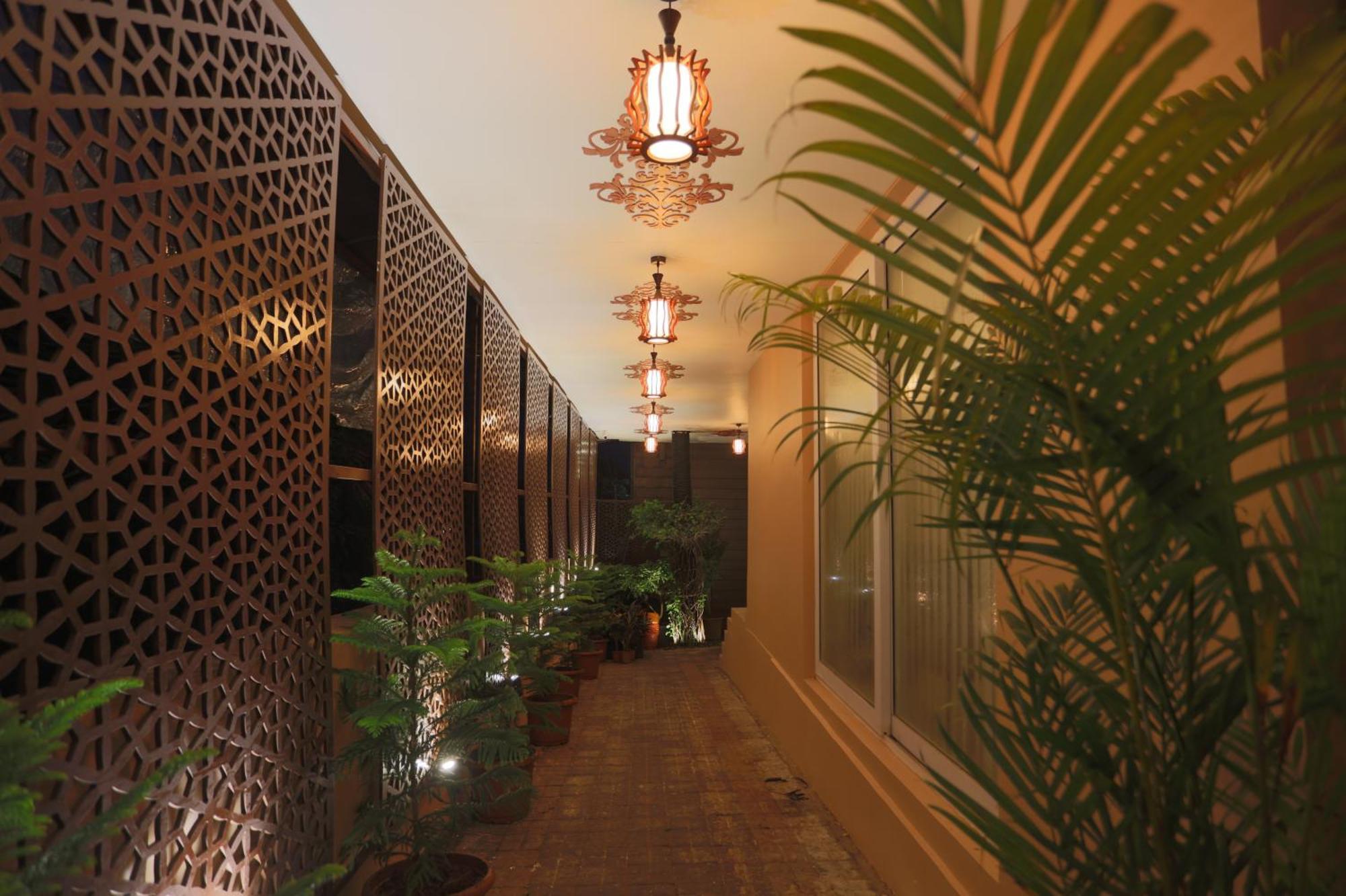 Sinon Baga Retreat Hotel Luaran gambar