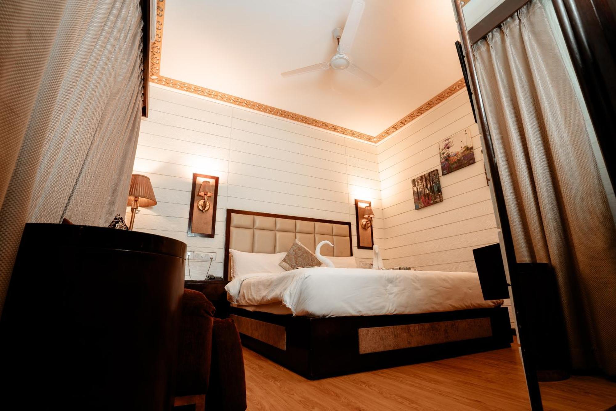 Sinon Baga Retreat Hotel Luaran gambar